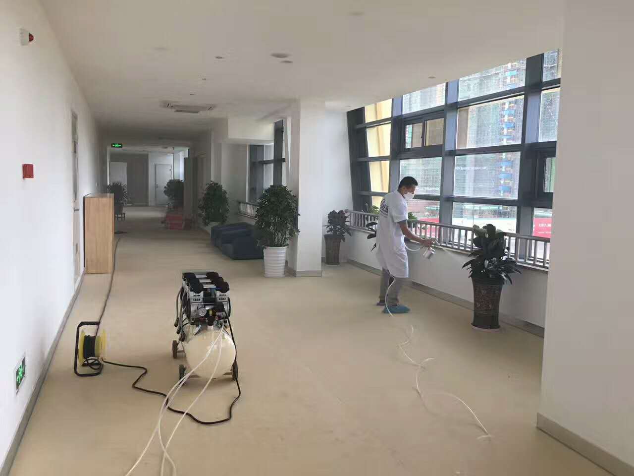高樓大廈也擋不住的空氣污染問題原來(lái)是因?yàn)闆]有甲醛治理！