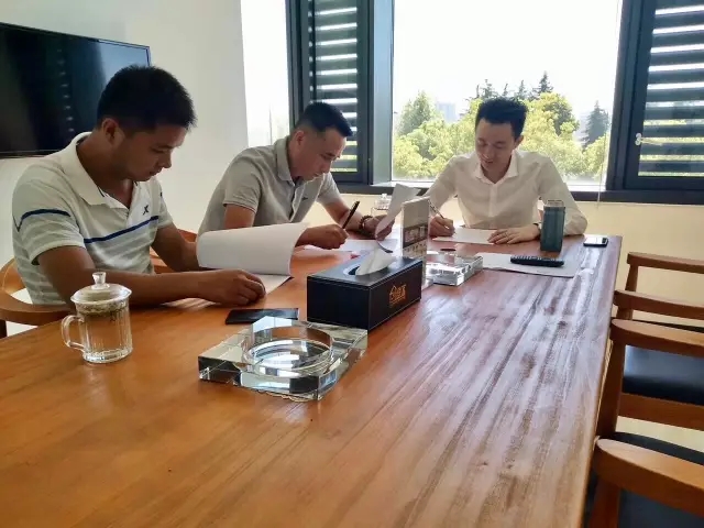 熱烈祝賀蕪湖鳩江孫總、潘總簽約創(chuàng)綠家！
