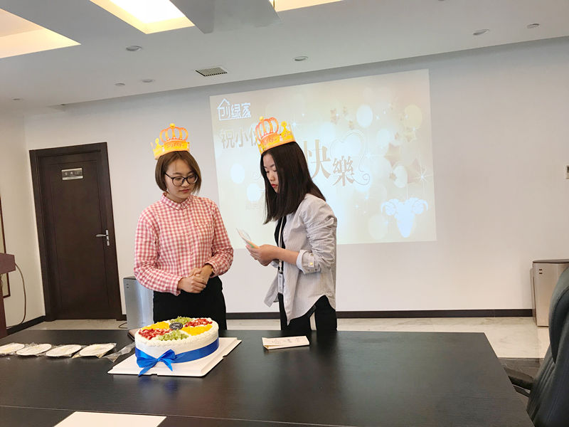 【4月生日會】業(yè)務(wù)很硬核，而我們只是甜美小公舉