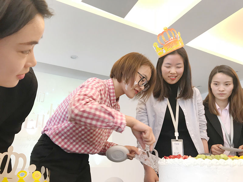 【4月生日會】業(yè)務(wù)很硬核，而我們只是甜美小公舉