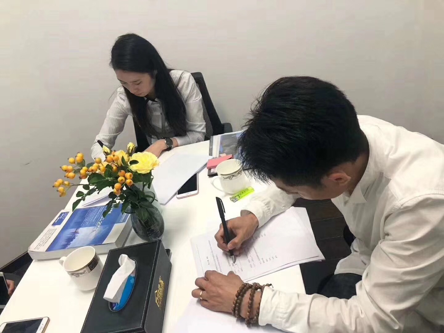 熱烈祝賀倪總、秦總、周總簽約創(chuàng)綠家寧波市區(qū)級代理！