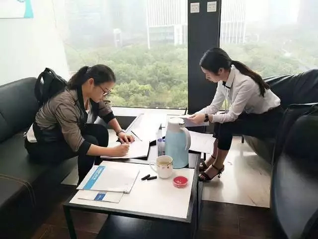 熱烈祝賀杜總簽約創(chuàng)綠家除甲醛加盟代理！