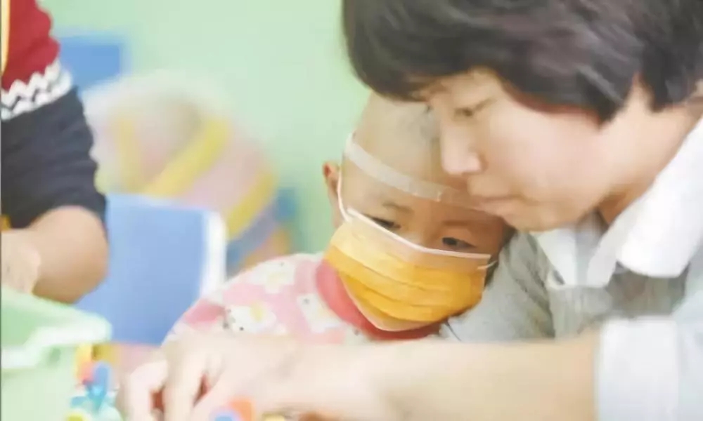 4歲男孩和媽媽辦“婚禮”，真相令人淚崩！