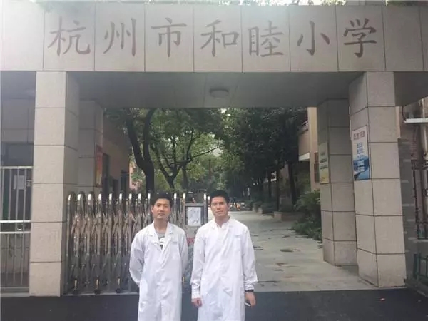 開(kāi)學(xué)倒計(jì)時(shí)，學(xué)校除甲醛讓熊孩子們?cè)獨(dú)鉂M滿迎接新學(xué)期！