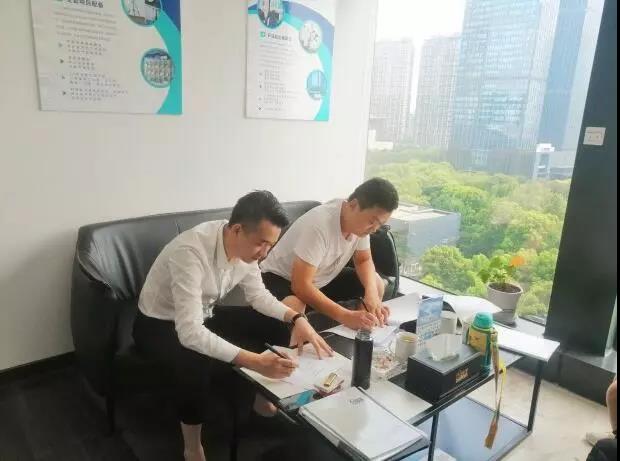 熱烈祝賀張總簽約創(chuàng)綠家山東省濟南市縣級代理！
