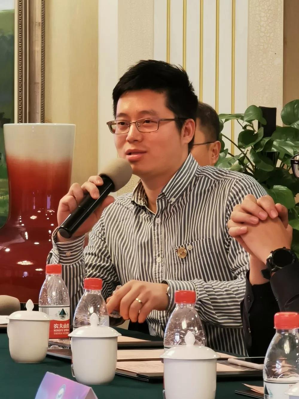 創(chuàng)綠家應(yīng)邀參加凈化委第六次核心會員會議并獲“行業(yè)突出貢獻(xiàn)單位”榮譽