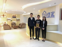 熱烈祝賀龍總、趙總簽約創(chuàng)綠家南京市區(qū)級(jí)代理！